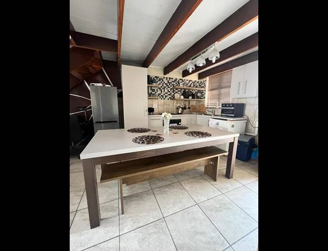 3 BEDROOM APARTMENT FOR SALE IN FERNDALE